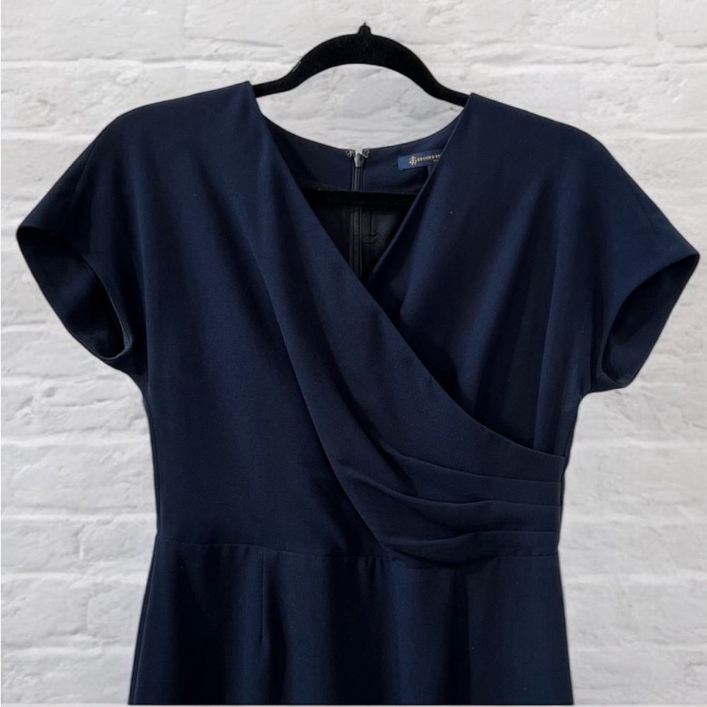 ⭐️ Brooks Brothers Navy Faux Wrap Cap Sleeve V Neck Dress Size 6 P - Picture 2 of 14